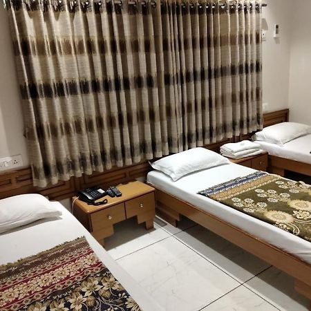 Hotel Ankit Virpur Eksteriør billede