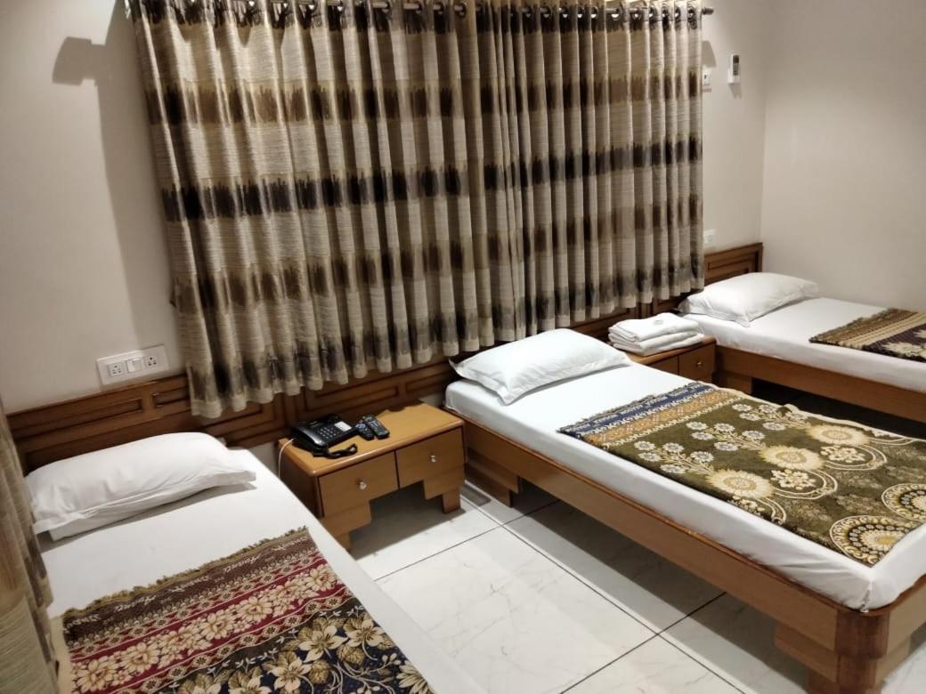 Hotel Ankit Virpur Eksteriør billede