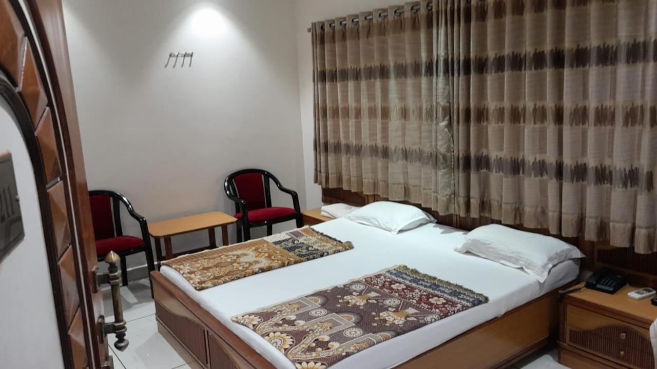 Hotel Ankit Virpur Eksteriør billede